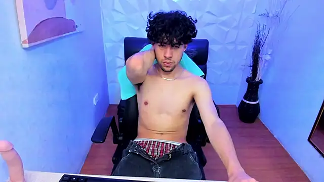 Snapshot of Liil_boy chatting on 15, 11, 2025 Liil boy online show from 15, 11, 2025