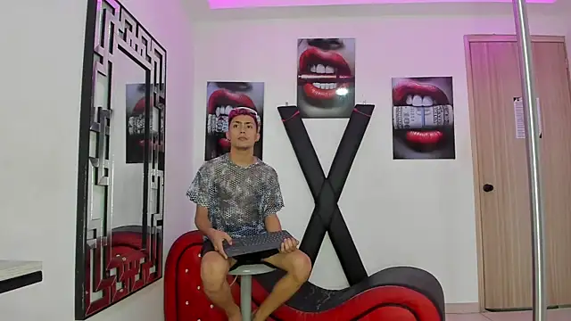 Snapshot of VERY_HOT_GUYS chatting on 12, 11, 2025 VERY HOT GUYS online show from 12, 11, 2025