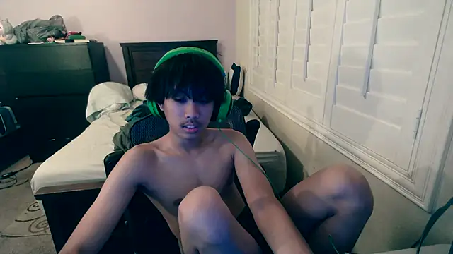 youngasianboy2007 online show from 12, 10, 2025