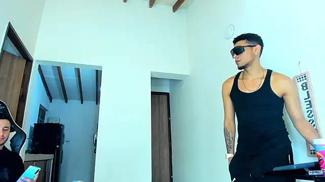 Snapshot of daddys_insanee chatting on 21, 10, 2025 daddys insanee online show from 21, 10, 2025