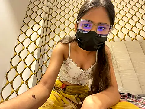 Snapshot of dubyzubygirl chatting on 3, 10, 2025 dubyzubygirl online show from 3, 10, 2025