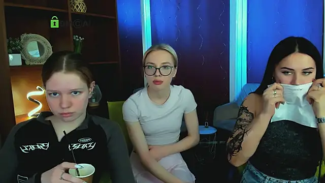 Snapshot of vivy_star1 chatting on 30, 3, 2026 vivy star1 online show from 30, 3, 2026