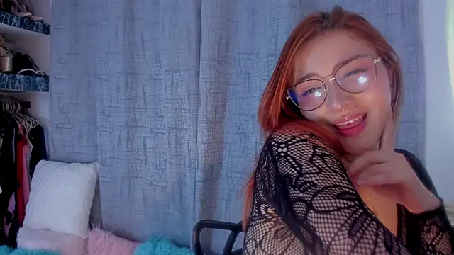 Snapshot of AmaruBloom chatting on 8, 10, 2025 AmaruBloom online show from 8, 10, 2025