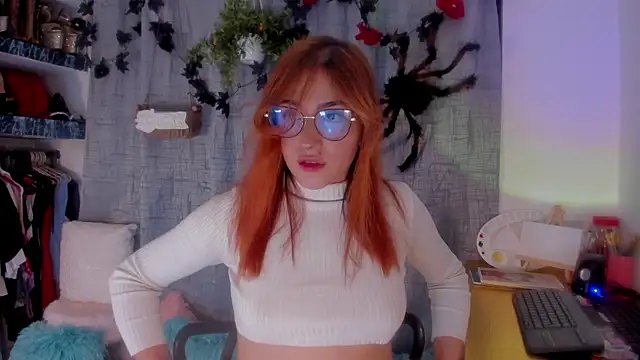 Snapshot of AmaruBloom chatting on 24, 10, 2025 AmaruBloom online show from 24, 10, 2025