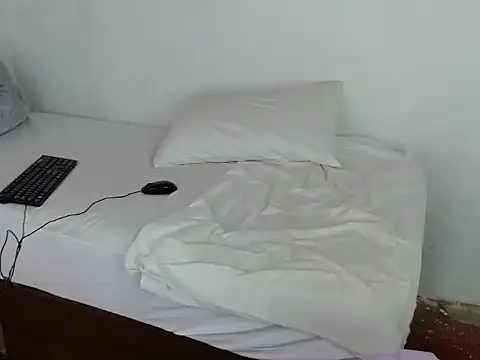 Snapshot of CandyWendy25 chatting on 23, 10, 2025 CandyWendy25 online show from 23, 10, 2025