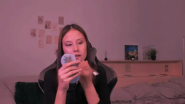 Snapshot of adelle046 chatting on 10, 10, 2025 adelle046 online show from 10, 10, 2025