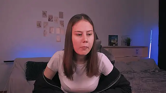 Snapshot of adelle046 chatting on 16, 10, 2025 adelle046 online show from 16, 10, 2025