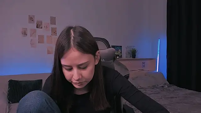 Snapshot of adelle046 chatting on 17, 10, 2025 adelle046 online show from 17, 10, 2025