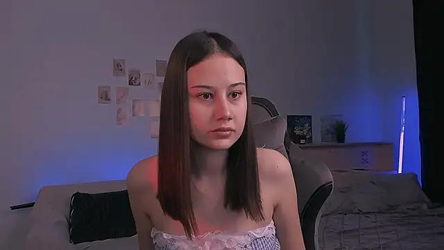 Snapshot of adelle046 chatting on 27, 10, 2025 adelle046 online show from 27, 10, 2025