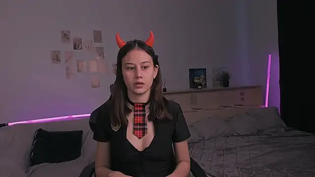 Snapshot of adelle046 chatting on 31, 10, 2025 adelle046 online show from 31, 10, 2025