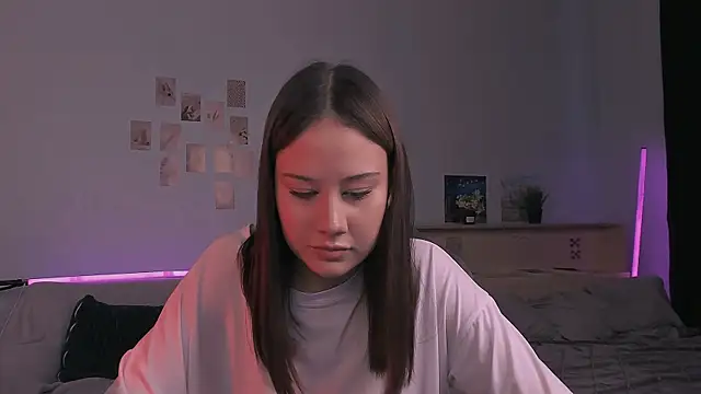 Snapshot of adelle046 chatting on 2, 11, 2025 adelle046 online show from 2, 11, 2025