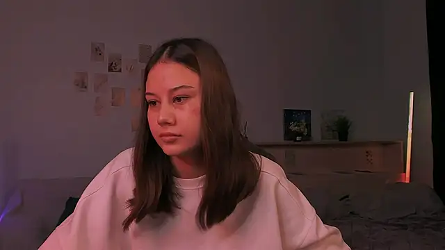 Snapshot of adelle046 chatting on 13, 11, 2025 adelle046 online show from 13, 11, 2025