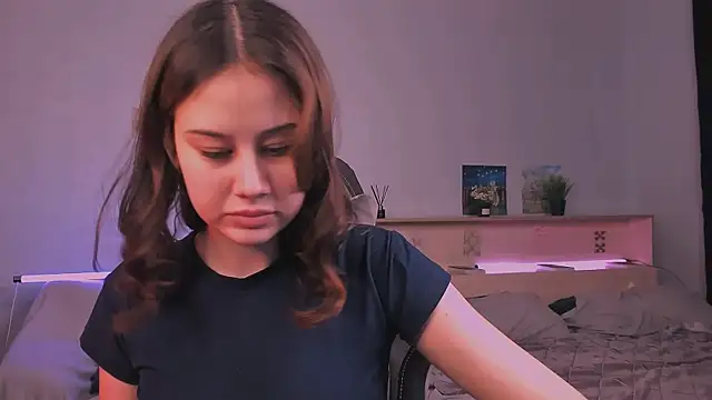 Snapshot of adelle046 chatting on 17, 11, 2025 adelle046 online show from 17, 11, 2025