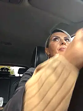 Snapshot of KirraWhite chatting on 26, 10, 2025 KirraWhite online show from 26, 10, 2025