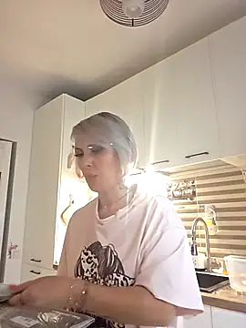 Snapshot of KirraWhite chatting on 30, 10, 2025 KirraWhite online show from 30, 10, 2025