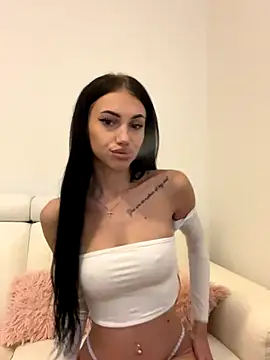 Snapshot of ilariea_girl chatting on 30, 10, 2025 ilariea girl online show from 30, 10, 2025