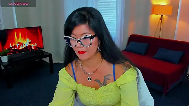 Snapshot of BeckySunday chatting on 1, 10, 2025 BeckySunday online show from 1, 10, 2025