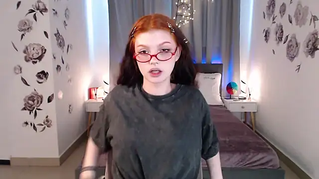 Snapshot of MileyRood chatting on 28, 11, 2025 MileyRood online show from 28, 11, 2025