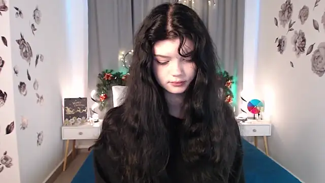 Snapshot of MileyRood chatting on 19, 12, 2025 MileyRood online show from 19, 12, 2025