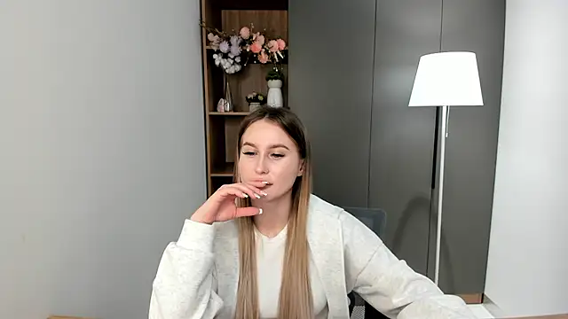 Snapshot of HattieCarranzo chatting on 1, 10, 2025 HattieCarranzo online show from 1, 10, 2025