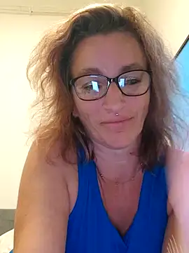 Snapshot of Fifi83Bell chatting on 11, 10, 2025 Fifi83Bell online show from 11, 10, 2025