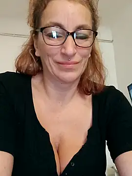 Snapshot of Fifi83Bell chatting on 16, 11, 2025 Fifi83Bell online show from 16, 11, 2025