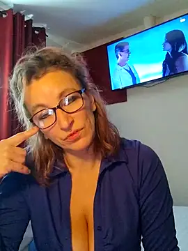 Snapshot of Fifi83Bell chatting on 17, 12, 2025 Fifi83Bell online show from 17, 12, 2025