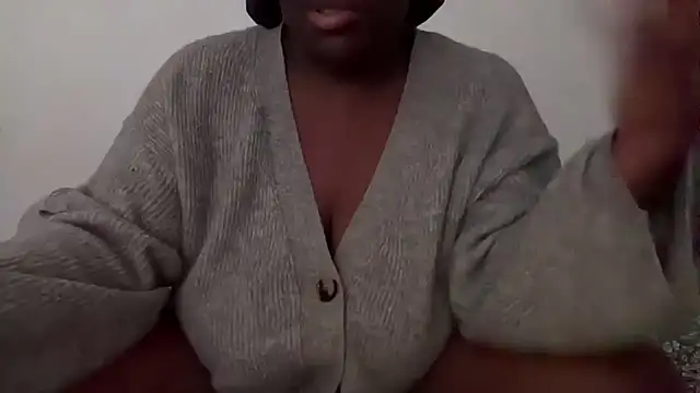 Snapshot of nanaisbackk chatting on 8, 10, 2025 nanaisbackk online show from 8, 10, 2025