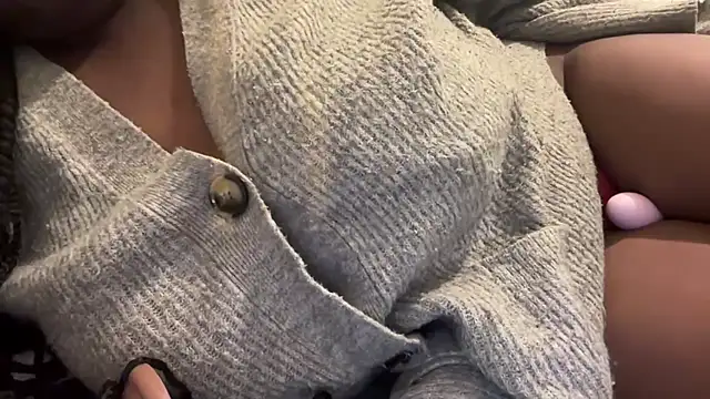 Snapshot of nanaisbackk chatting on 11, 10, 2025 nanaisbackk online show from 11, 10, 2025