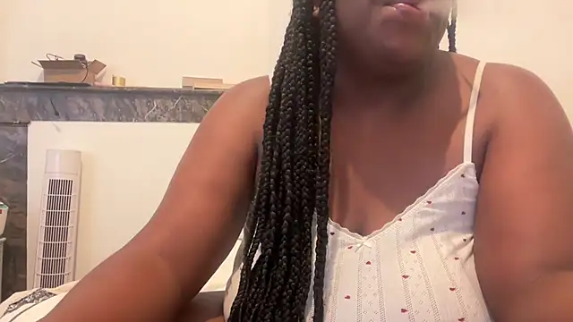 Snapshot of nanaisbackk chatting on 21, 10, 2025 nanaisbackk online show from 21, 10, 2025