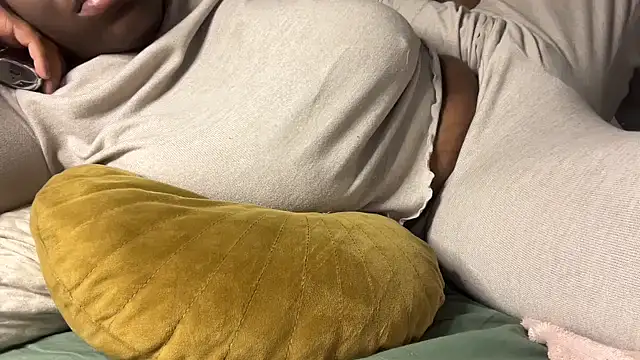 Snapshot of nanaisbackk chatting on 27, 10, 2025 nanaisbackk online show from 27, 10, 2025