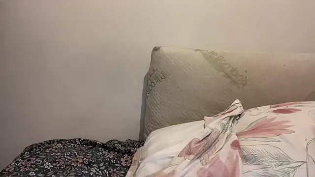 Snapshot of nanaisbackk chatting on 12, 11, 2025 nanaisbackk online show from 12, 11, 2025