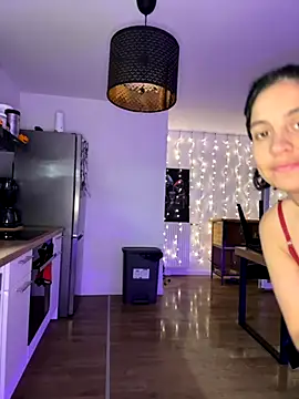 Snapshot of LaPetiteKim chatting on 7, 11, 2025 LaPetiteKim online show from 7, 11, 2025