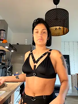 Snapshot of LaPetiteKim chatting on 27, 11, 2025 LaPetiteKim online show from 27, 11, 2025