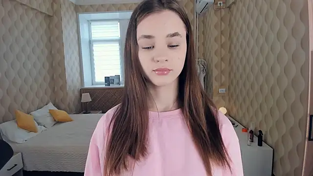 Snapshot of JinnyMcie chatting on 8, 10, 2025 JinnyMcie online show from 8, 10, 2025