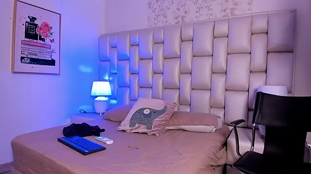 Snapshot of Peyton_louise chatting on 17, 10, 2025 Peyton louise online show from 17, 10, 2025