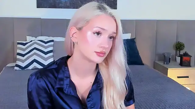 Snapshot of SugarWhisper chatting on 11, 10, 2025 SugarWhisper online show from 11, 10, 2025