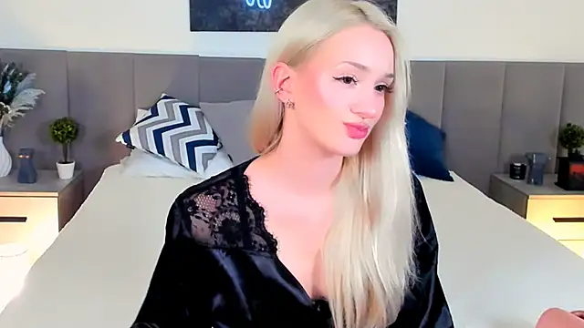 Snapshot of SugarWhisper chatting on 25, 11, 2025 SugarWhisper online show from 25, 11, 2025