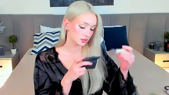 Snapshot of SugarWhisper chatting on 27, 11, 2025 SugarWhisper online show from 27, 11, 2025