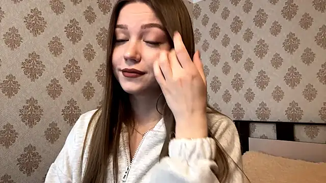 Snapshot of KissMeViolet chatting on 1, 10, 2025 KissMeViolet online show from 1, 10, 2025