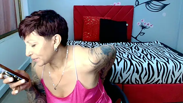 Snapshot of Charlotte__Gray chatting on 15, 10, 2025 Charlotte Gray online show from 15, 10, 2025