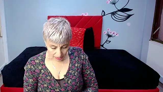 Snapshot of Charlotte__Gray chatting on 21, 10, 2025 Charlotte Gray online show from 21, 10, 2025