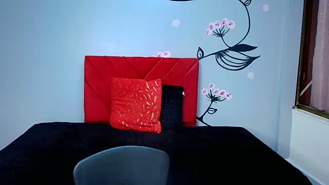 Snapshot of Charlotte__Gray chatting on 31, 10, 2025 Charlotte Gray online show from 31, 10, 2025