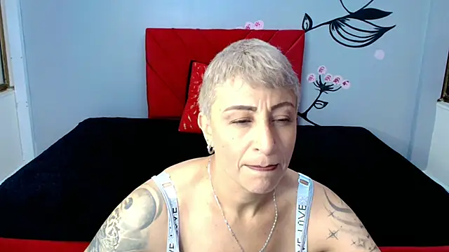 Snapshot of Charlotte__Gray chatting on 1, 11, 2025 Charlotte Gray online show from 1, 11, 2025