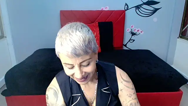 Snapshot of Charlotte__Gray chatting on 11, 11, 2025 Charlotte Gray online show from 11, 11, 2025