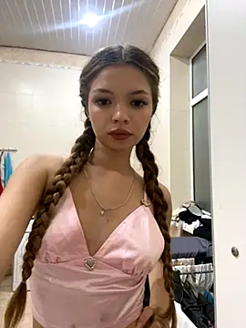  Siennaaa  online show from 10, 10, 2025