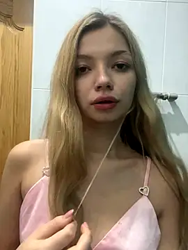  Siennaaa  online show from 28, 10, 2025