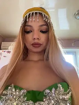  Siennaaa  online show from 3, 11, 2025