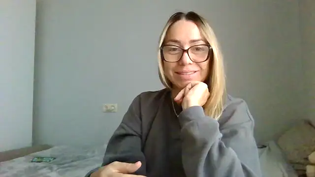 Kinky21 online show from 8, 10, 2025