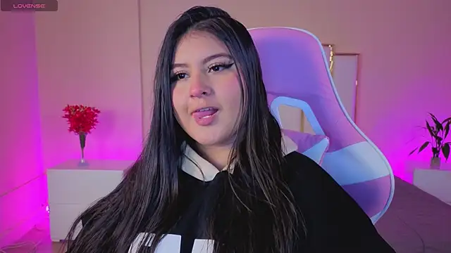 Snapshot of AnnaSwift_ chatting on 1, 4, 2026 AnnaSwift online show from 1, 4, 2026